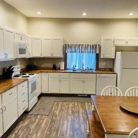 Modern Farmhouse 3 Bed, 2 Bath Apartment, Sleeps 7, Lots Of Space, Steps To Downtown, Honeywell & Eagles Theater Wabash Bagian luar foto