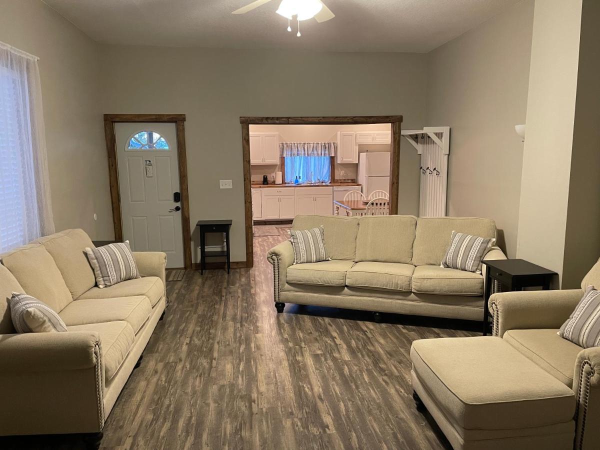 Modern Farmhouse 3 Bed, 2 Bath Apartment, Sleeps 7, Lots Of Space, Steps To Downtown, Honeywell & Eagles Theater Wabash Bagian luar foto