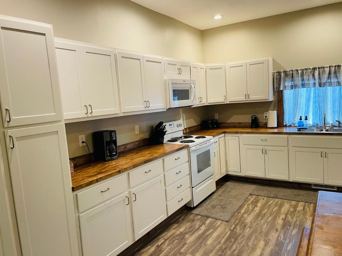 Modern Farmhouse 3 Bed, 2 Bath Apartment, Sleeps 7, Lots Of Space, Steps To Downtown, Honeywell & Eagles Theater Wabash Bagian luar foto