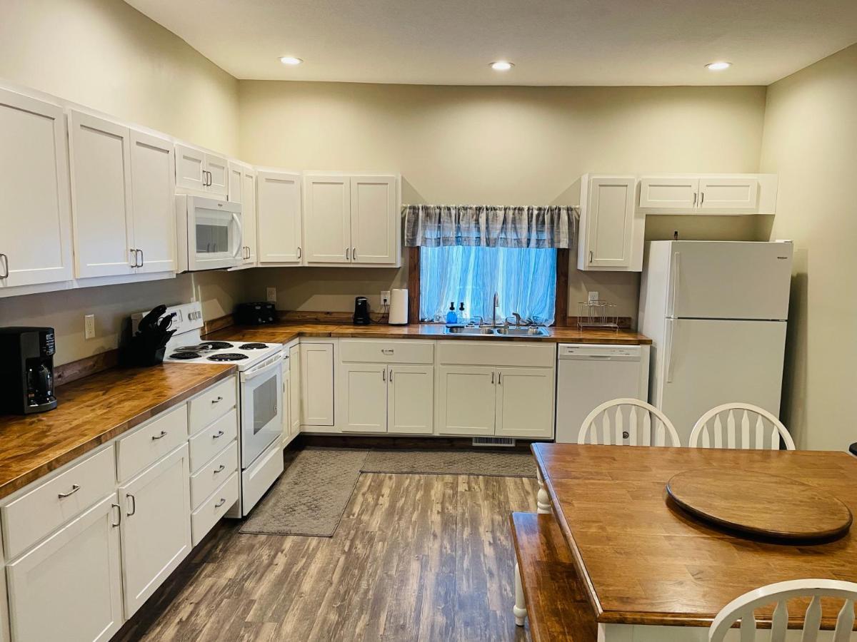 Modern Farmhouse 3 Bed, 2 Bath Apartment, Sleeps 7, Lots Of Space, Steps To Downtown, Honeywell & Eagles Theater Wabash Bagian luar foto