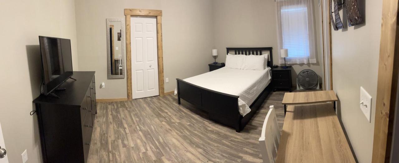 Modern Farmhouse 3 Bed, 2 Bath Apartment, Sleeps 7, Lots Of Space, Steps To Downtown, Honeywell & Eagles Theater Wabash Bagian luar foto