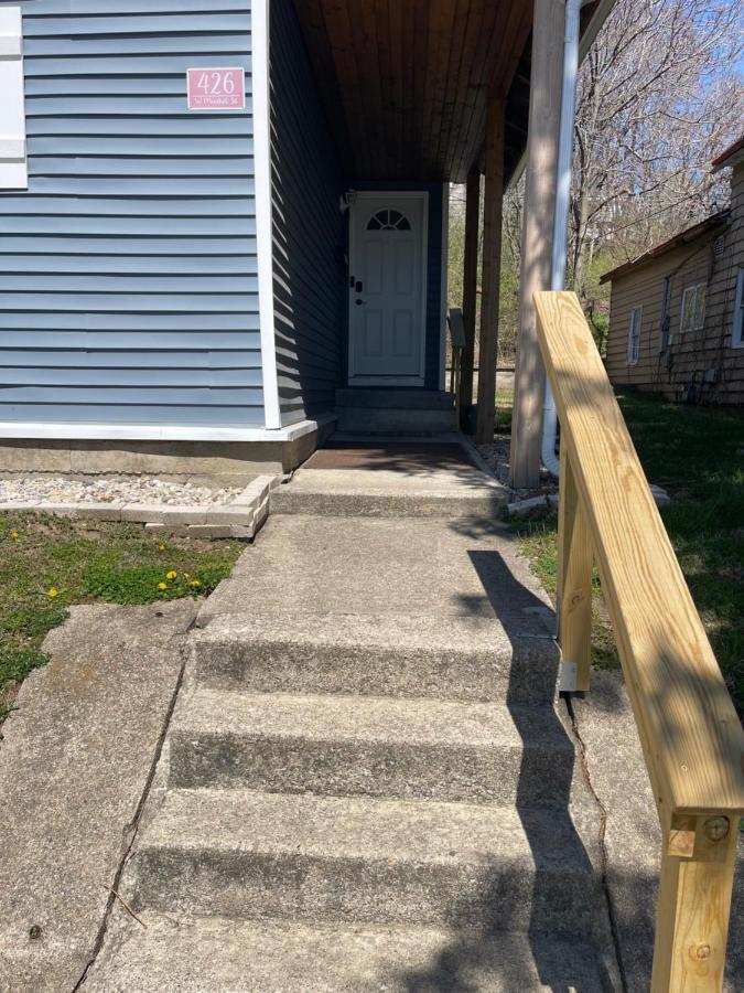 Modern Farmhouse 3 Bed, 2 Bath Apartment, Sleeps 7, Lots Of Space, Steps To Downtown, Honeywell & Eagles Theater Wabash Bagian luar foto