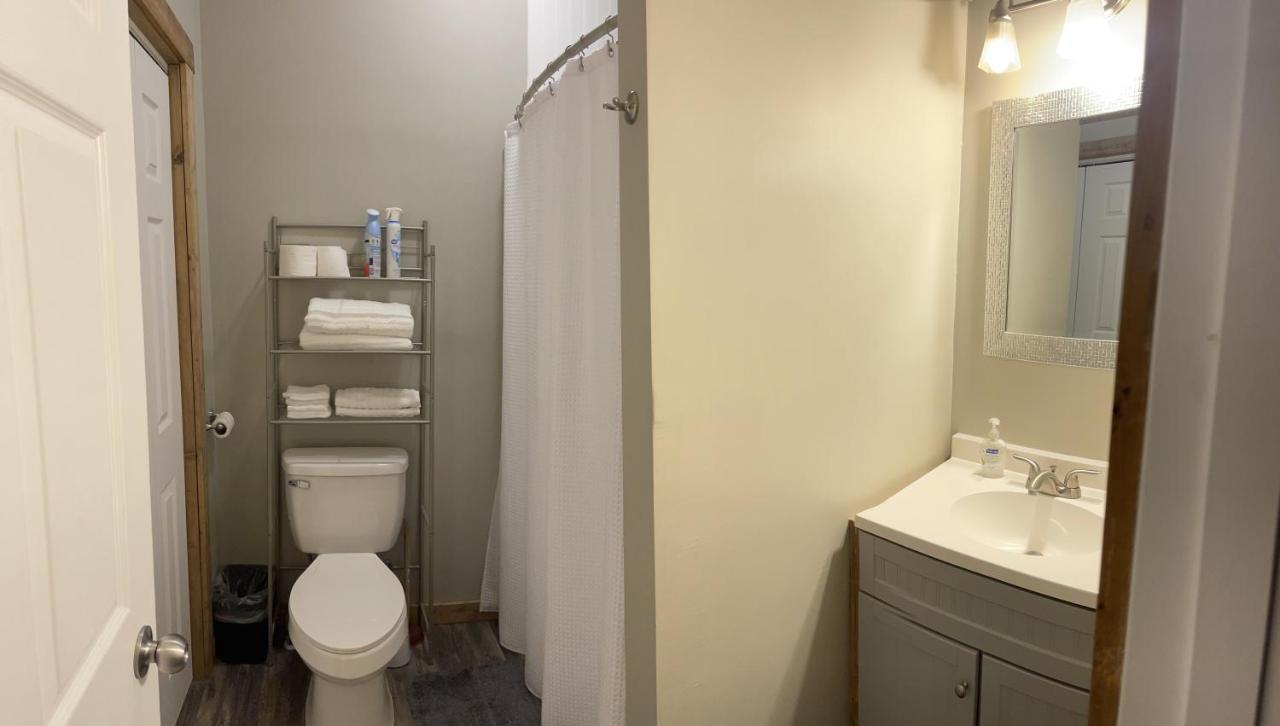 Modern Farmhouse 3 Bed, 2 Bath Apartment, Sleeps 7, Lots Of Space, Steps To Downtown, Honeywell & Eagles Theater Wabash Bagian luar foto