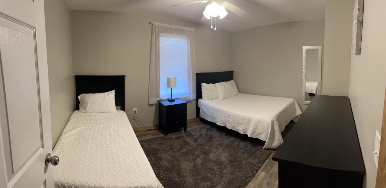 Modern Farmhouse 3 Bed, 2 Bath Apartment, Sleeps 7, Lots Of Space, Steps To Downtown, Honeywell & Eagles Theater Wabash Bagian luar foto
