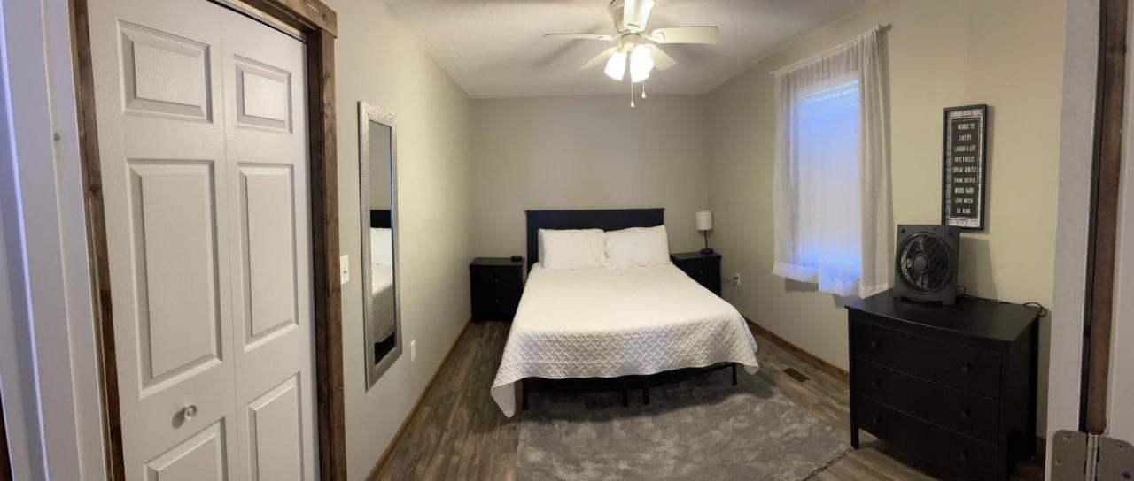 Modern Farmhouse 3 Bed, 2 Bath Apartment, Sleeps 7, Lots Of Space, Steps To Downtown, Honeywell & Eagles Theater Wabash Bagian luar foto